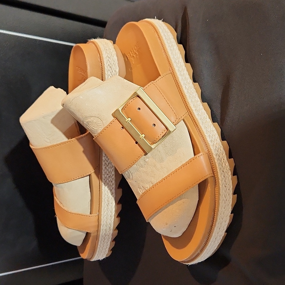 Sorel Sandles